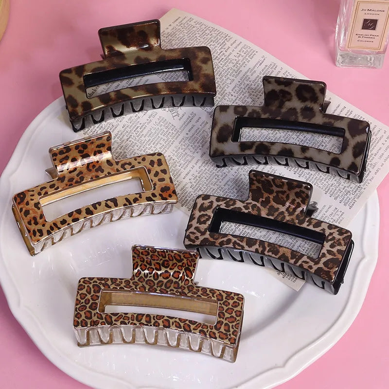 Women'S Retro Leopard Plastic Printing Hollow Out Hair Claws