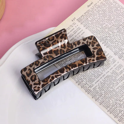 Women'S Retro Leopard Plastic Printing Hollow Out Hair Claws