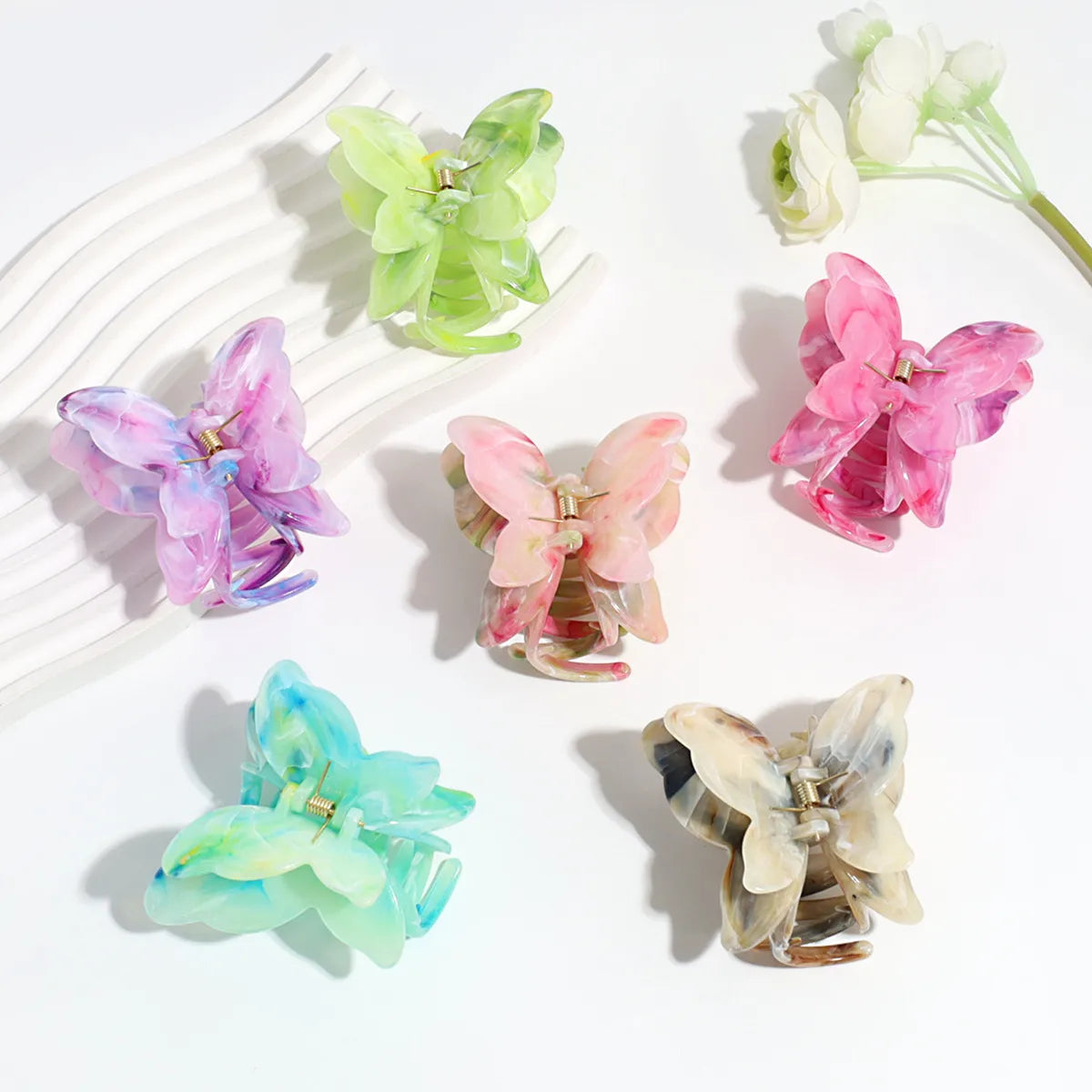 Women'S Simple Style Classic Style Butterfly Plastic Resin Butterfly Hair Claws