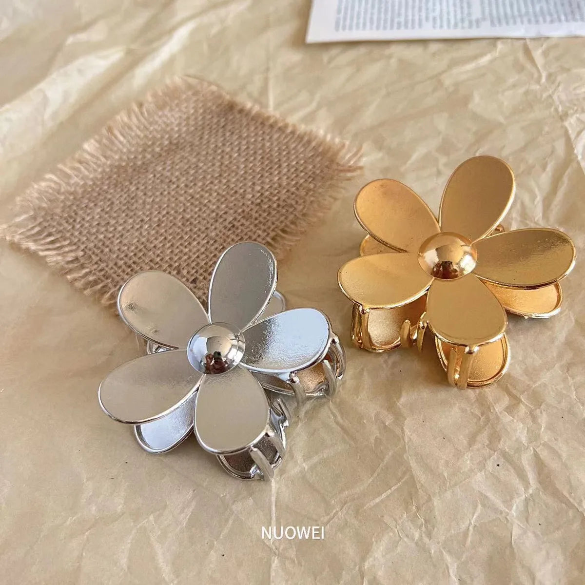 Women'S Simple Style Flower Alloy Plating Hair Claws