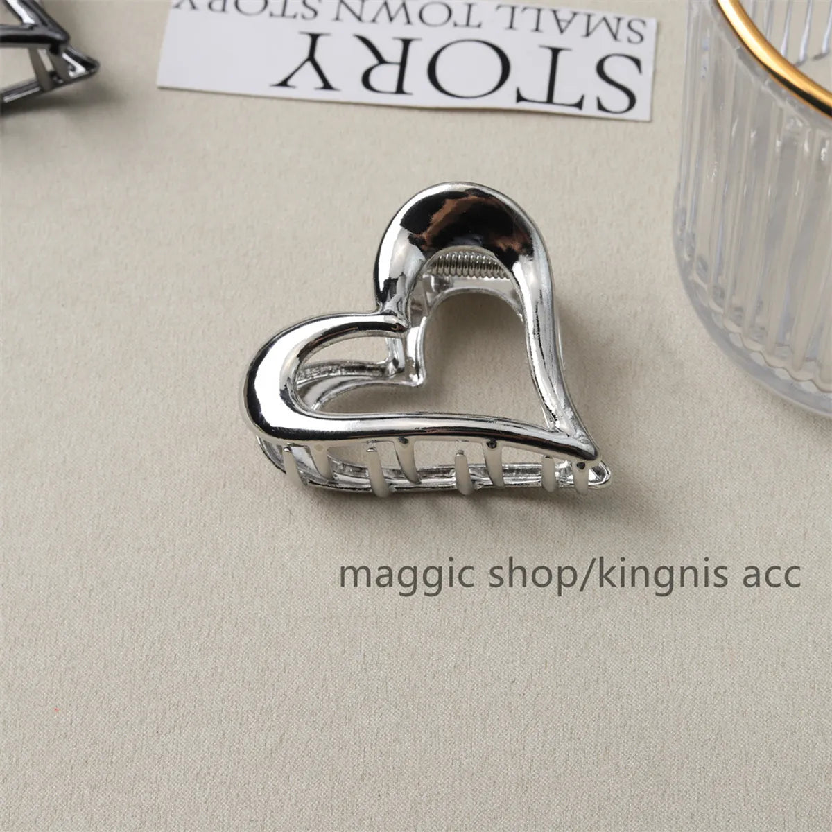 Women'S Simple Style Heart Shape Alloy Hollow Out Hair Claws