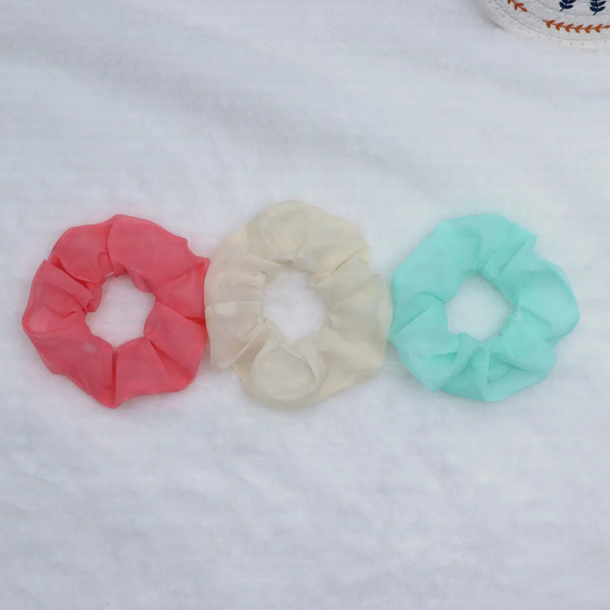 Women'S Simple Style Solid Color Cloth Handmade Hair Tie