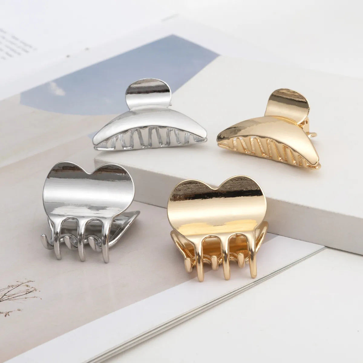 Women'S Simple Style Solid Color Metal Plating Hair Claws