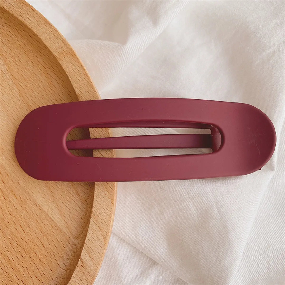 Women'S Simple Style Solid Color Plastic Hair Clip