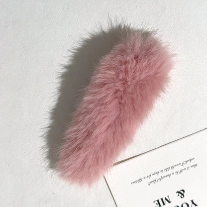 Women'S Simple Style Solid Color Plush Hair Clip