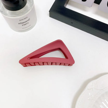 Women'S Simple Style Triangle Plastic Hair Claws