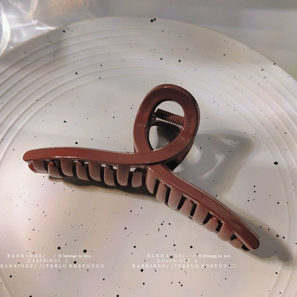 Women's Acrylic Acetate Shark Hair Claw Clip Geometric Fashion Hair Accessory With Injection Molded Finish