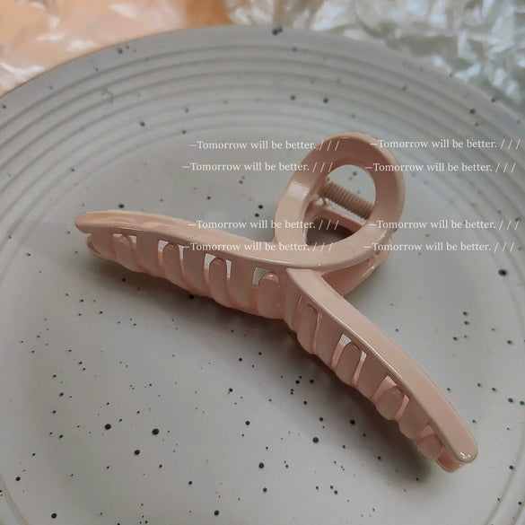 Women's Acrylic Acetate Shark Hair Claw Clip Geometric Fashion Hair Accessory With Injection Molded Finish