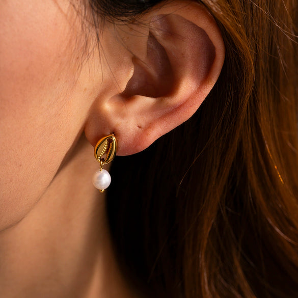 Women's Allmatch Geometric Pearl Earrings With Electroplating And 18K Gold Color