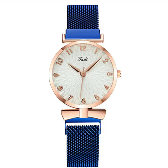 Women's Alloy And Leather Bracelet Set With Round Dial Quartz Watch Leisure Style