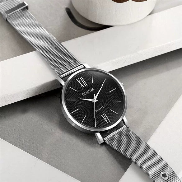 Women's Alloy And Stainless Steel Fashion Printed Round Dial Quartz Watch With Mesh Band