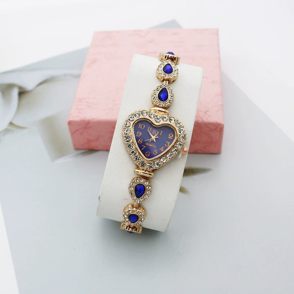 Women's Alloy And Stainless Steel Leisure Quartz Watch With Heart Dial And Jewelry Buckle