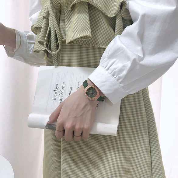 Women's Alloy And Stainless Steel Watch With Round Dial And Pin Buckle Leisure Style