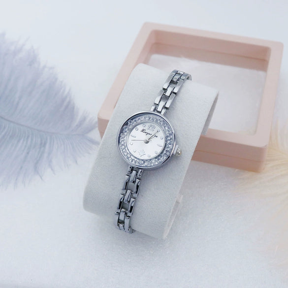 Women's Alloy Bracelet Quartz Watch Fashion Round Dial Mineral Reinforced Glass Mirror Stainless Steel Buckle