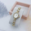 Women's Alloy Bracelet Quartz Watch Fashion Round Dial Mineral Reinforced Glass Mirror Stainless Steel Buckle