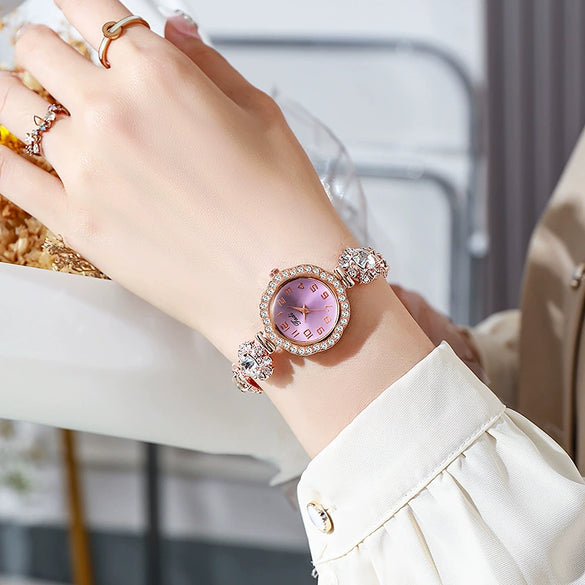 Women's Alloy Bracelet Watch With Fashionable Style And Spiral Crown