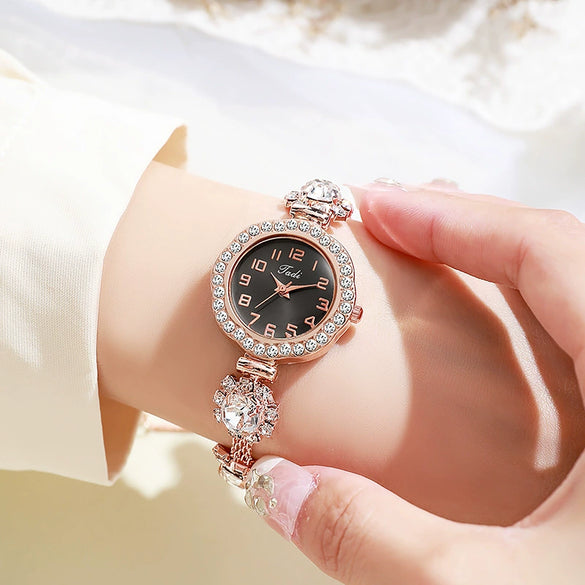 Women's Alloy Bracelet Watch With Fashionable Style And Spiral Crown