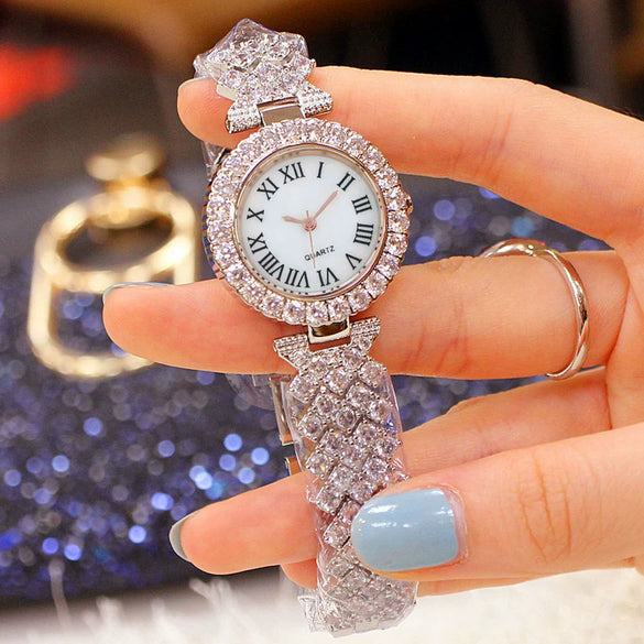 Women's Alloy Bracelet Watch With Round Dial Quartz Movement Single Folding Buckle Spiral Crown And Leisure Style