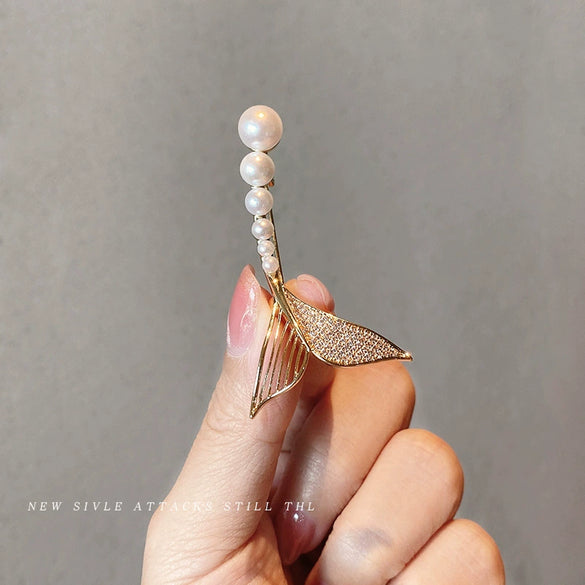 Women's Alloy Brooch With Fish Tail Shape And Flower Pattern Highend Cute Style With Electroplating