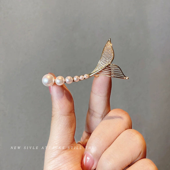 Women's Alloy Brooch With Fish Tail Shape And Flower Pattern Highend Cute Style With Electroplating