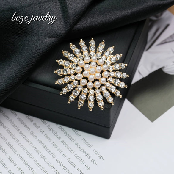 Women's Alloy Brooch With Sunflower Pearl Star And Geometric Pattern Diamondencrusted Electroplated