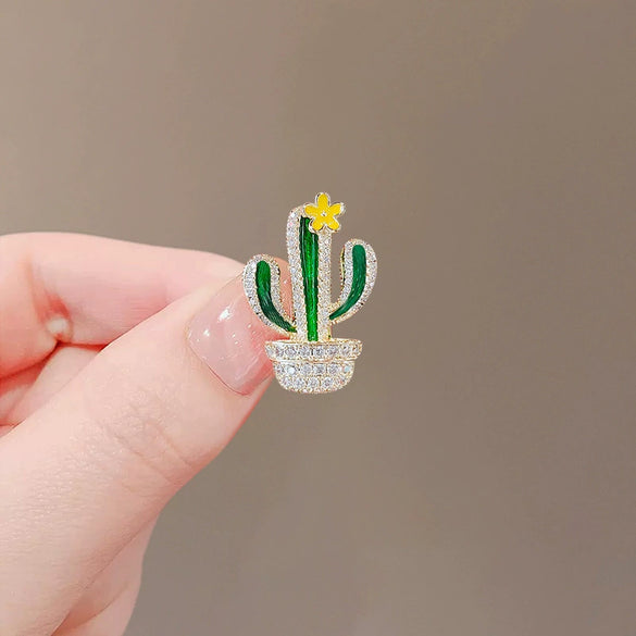 Women's Alloy Cactus Flower Corsage Pin With Electroplating Treatment