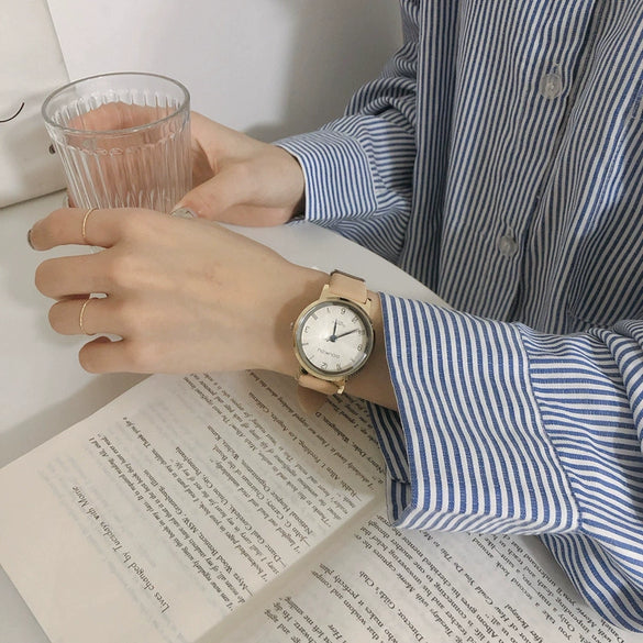 Women's Alloy Case Imitation Leather Strap Stainless Steel Clasp Round Dial Leisure Style Watch