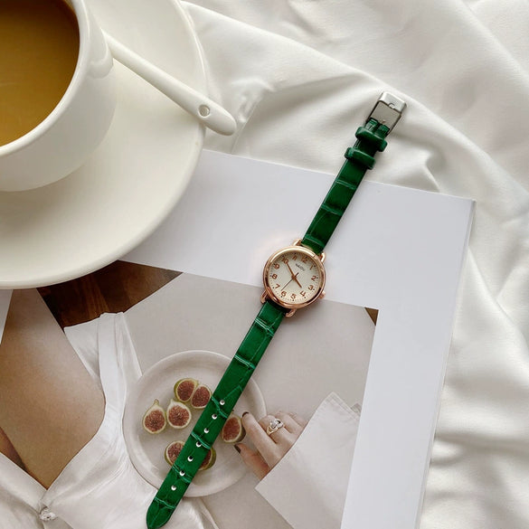 Women's Alloy Case Ordinary Glass Mirror Fashion Vintage Round Quartz Watch