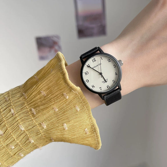 Women's Alloy Case Ordinary Glass Mirror Leisure Style Digital Scale Belt Watch