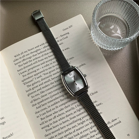 Women's Alloy Case Ordinary Glass Mirror Leisure Style Quartz Watch