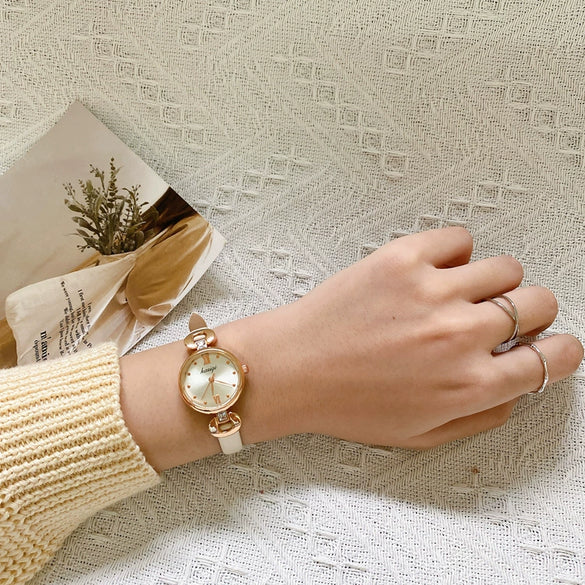 Women's Alloy Case Ordinary Glass Mirror Small Dial Thin Belt Retro Niche Chic Literary Style Watch