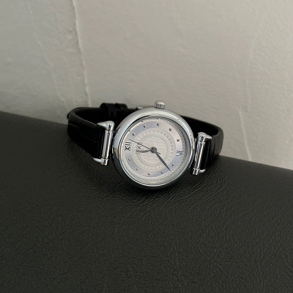 Women's Alloy Case Pu Strap Round Dial Quartz Leisure Vintage Artistic Light Luxury Watch