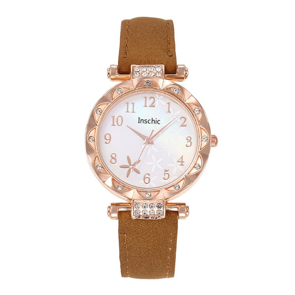 Women's Alloy Case Quartz Belt Watch With Imitation Leather Strap Round Dial Starfish Design Leisure Style