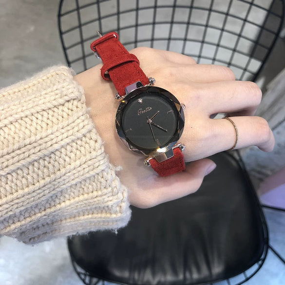 Women's Alloy Case Quartz Watch With Imitation Leather Strap And Stainless Steel Clasp Round Dial Casual Style