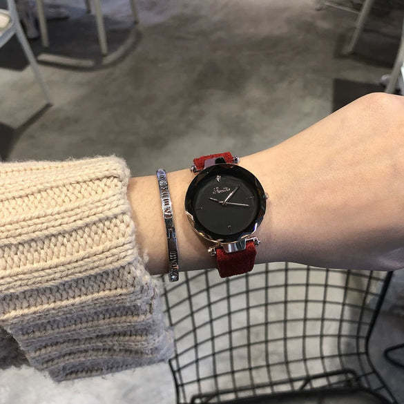 Women's Alloy Case Quartz Watch With Imitation Leather Strap And Stainless Steel Clasp Round Dial Casual Style