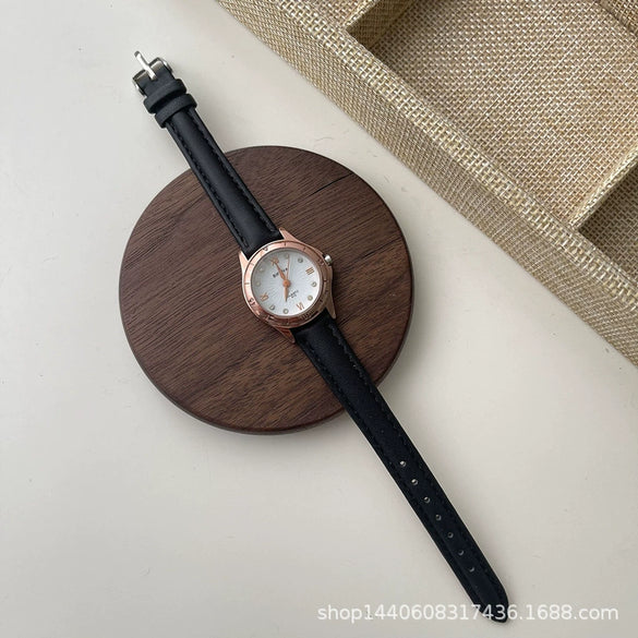 Women's Alloy Case Small Round Vintage Artistic Watch