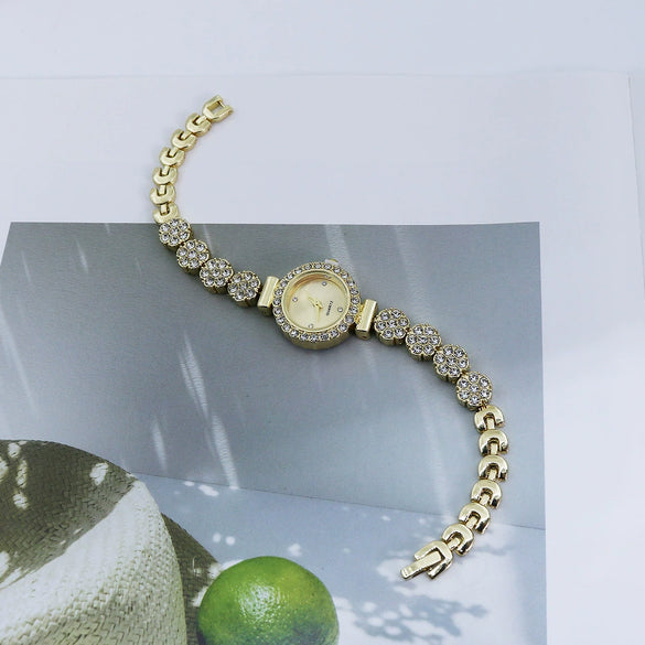 Women's Alloy Casual Quartz Bracelet Watch With Round Dial And Stainless Steel Buckle