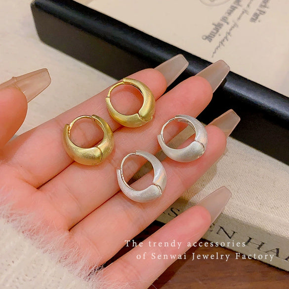 Women's Alloy Copper Geometric Oval Hoop Earrings Matte Brushed Electroplating Design