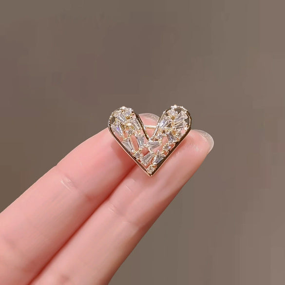 Women's Alloy Electroplating Flower Style Brooch