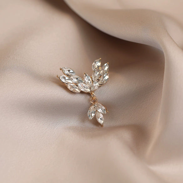 Women's Alloy Flower Brooch Minimalist Style Electroplating