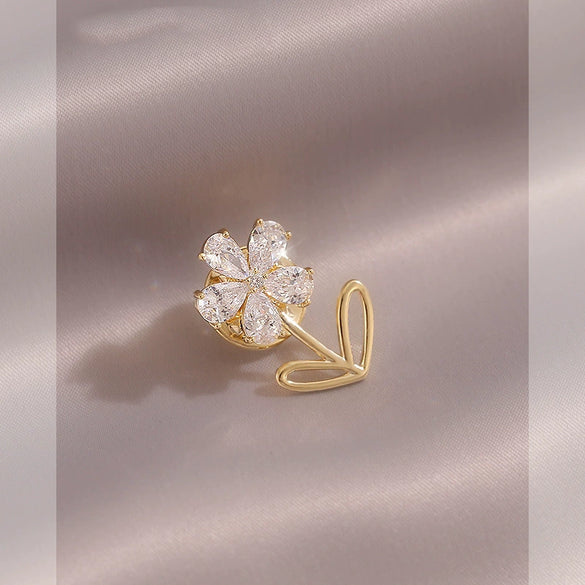 Women's Alloy Flower Brooch With Electroplating Treatment Light Luxury Highend Sense
