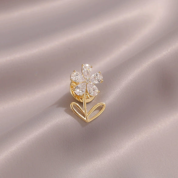 Women's Alloy Flower Brooch With Electroplating Treatment Light Luxury Highend Sense