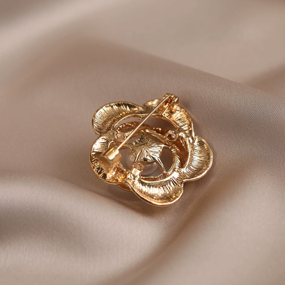 Women's Alloy Flower Camellia Electroplated Brooch Minimalist Luxury Pin Decorations