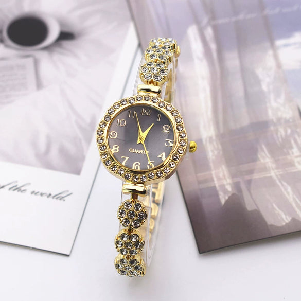 Women's Alloy Flower Diamondencrusted Leisure Round Dial Bracelet Watch