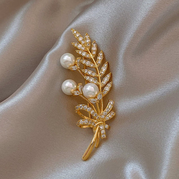 Women's Alloy Flower Pattern Electroplating Wheat Pearl Brooch Luxury Suit Accessories