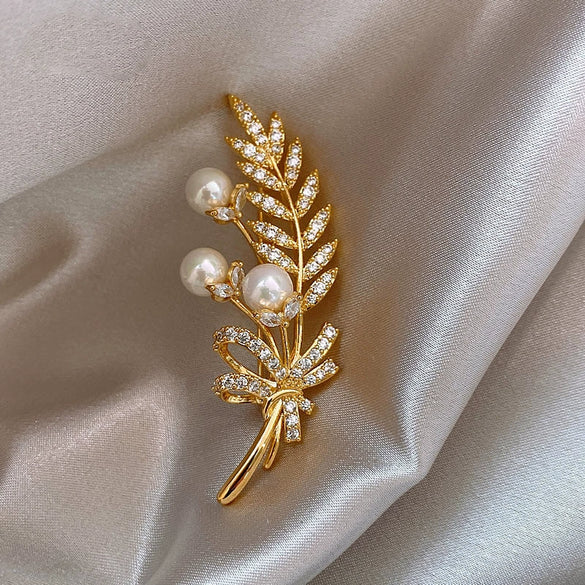 Women's Alloy Flower Pattern Electroplating Wheat Pearl Brooch Luxury Suit Accessories