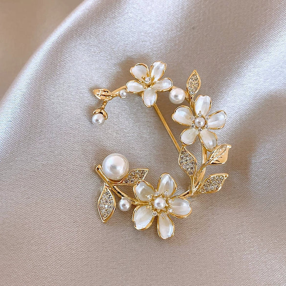 Women's Alloy Flower Pearl Electroplating Brooch Minimalist Highend Niche Suit Coat Accessory