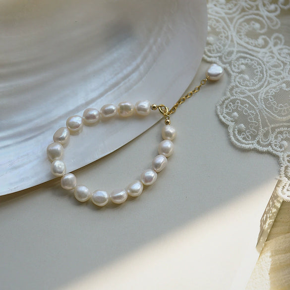 Women's Alloy Freshwater Pearl Inlaid Geometric Irregular Bracelet
