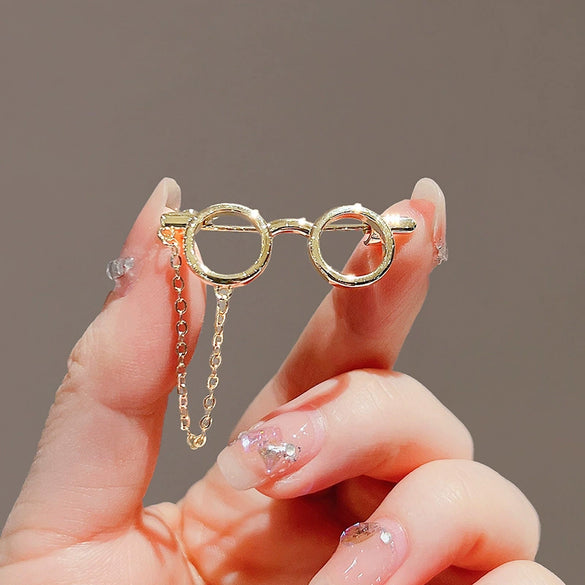 Women's Alloy Geometric Cartoon Cute Glasses Brooch Electroplated Accessories