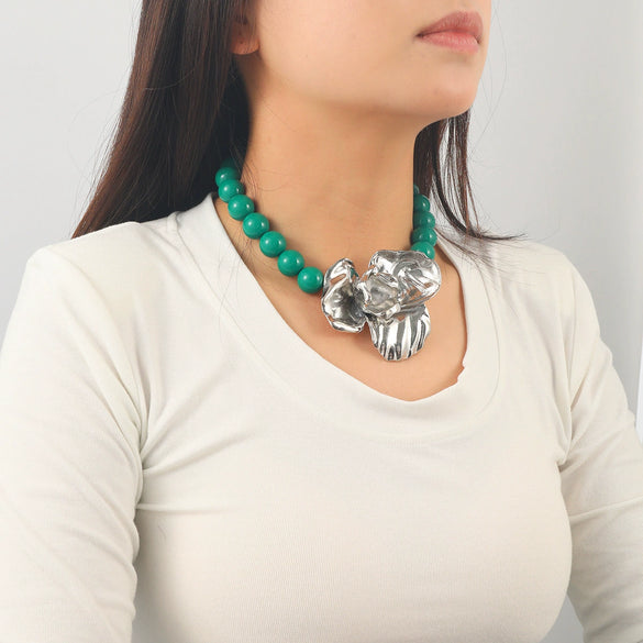 Women's Alloy Geometric Flower Pendant Snake Bone Chain Necklace With Electroplating